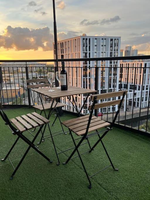 Apartamento Cozy Flat With Balcony Londres Exterior foto