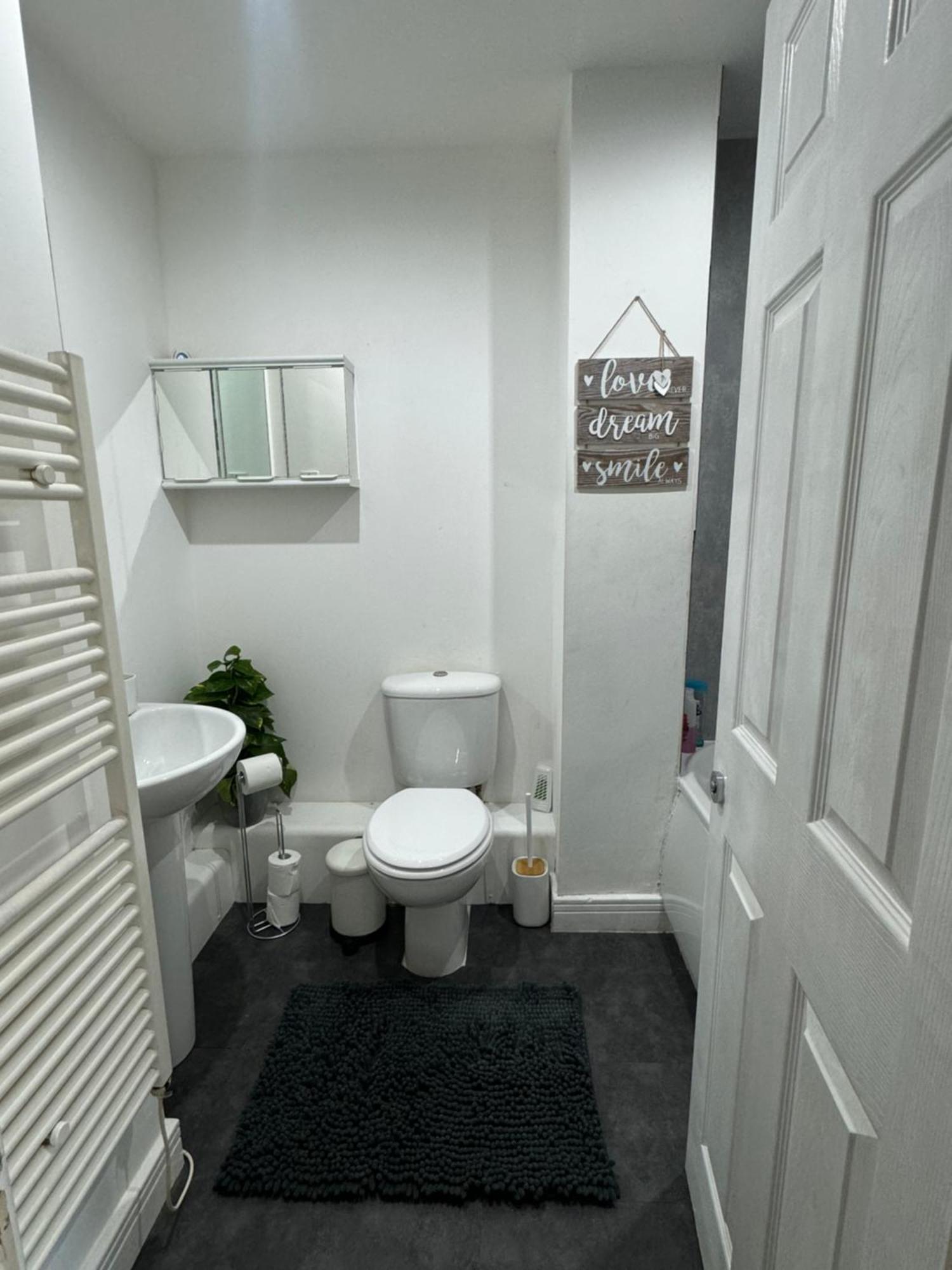 Apartamento Cozy Flat With Balcony Londres Exterior foto